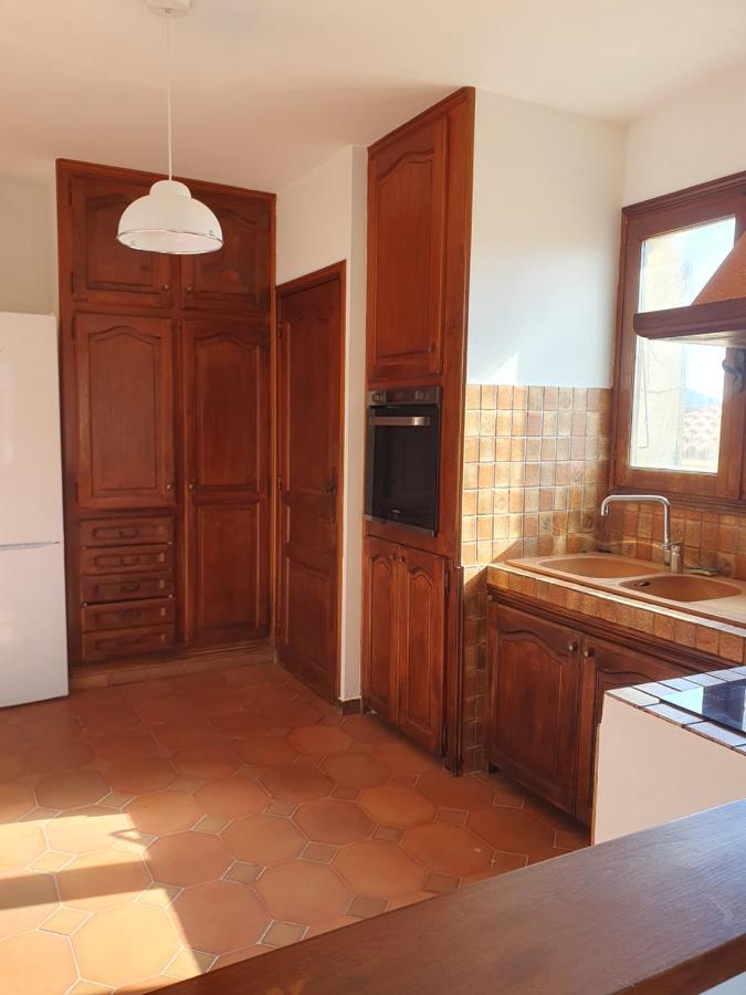Ustaria Peri Exterior foto